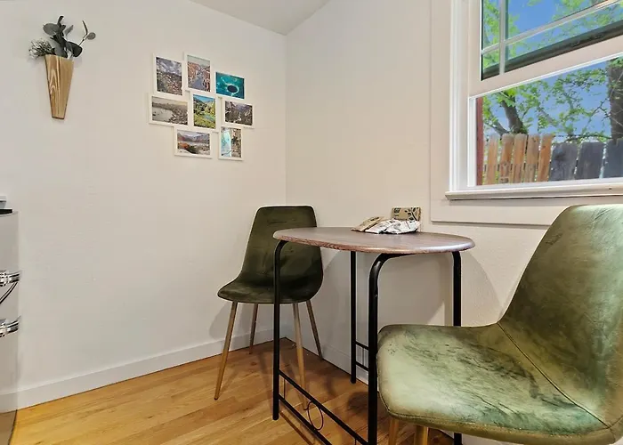 Earthy Pearl 1 Bedroom Suite At The Boise Depot