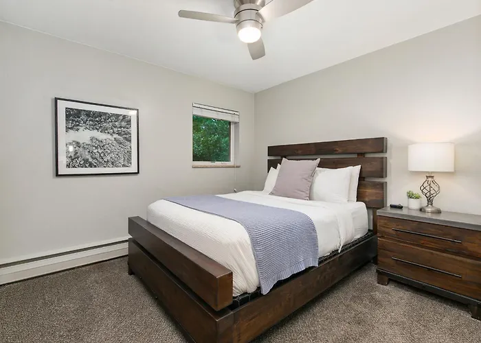 Breathtaking Condo In The Heart Of Old Town