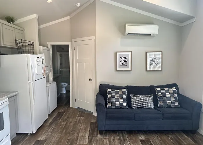 Charming Tiny Home! Close To Oxford, Sardis Lake, Safari Animal Zoo