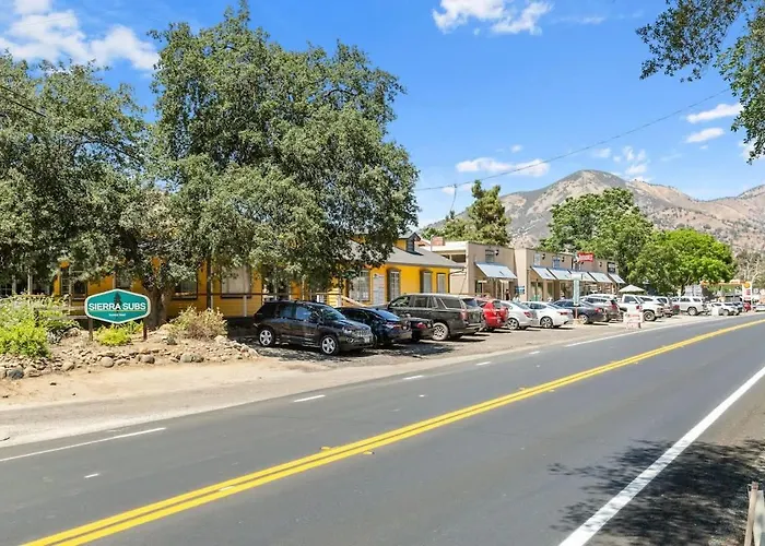 The Belle Sequoia Motel Rm9