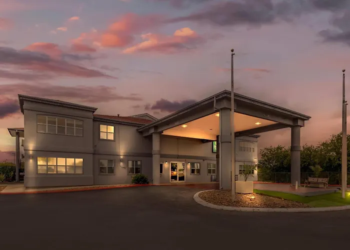 Golf hotels Quality Inn & Suites I-10 Near Fiesta Texas