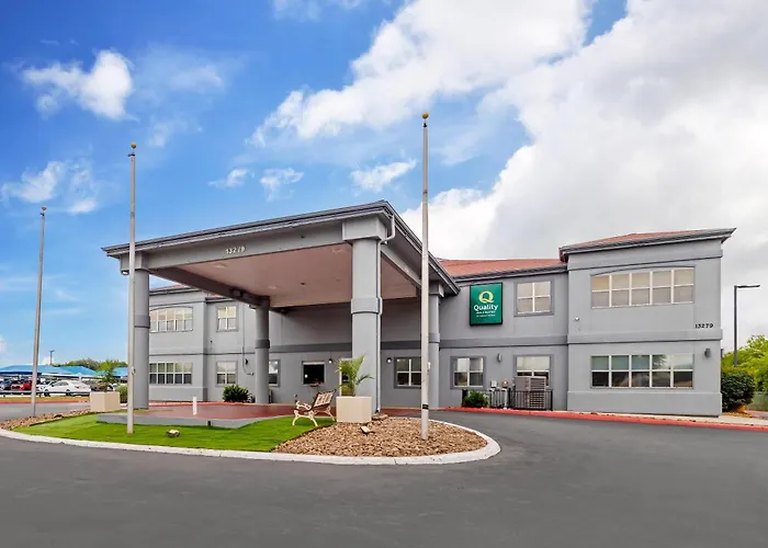 Golf hotels Quality Inn & Suites I-10 Near Fiesta Texas