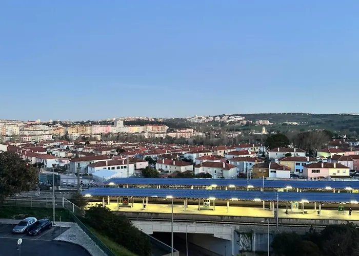 Modern 2Br Apartment With City Views I Near Lisbon By Livininlisboa