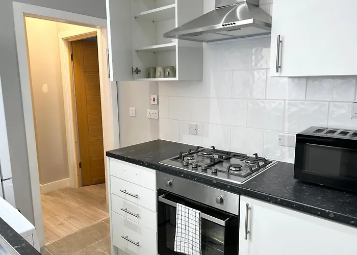One Bedroom Apartment Near Heathrow Airport & London