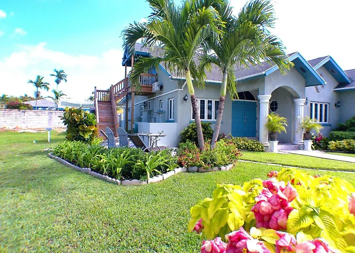 Kestrel Best Cable Beach Location Near Beach & Restaurants