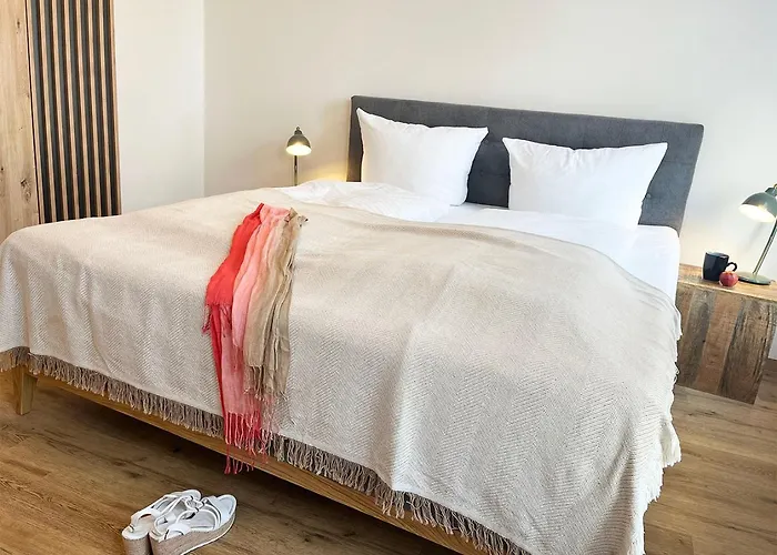 Exklusive 5 Sterne Seeresidenz, Sauna, See, Hund