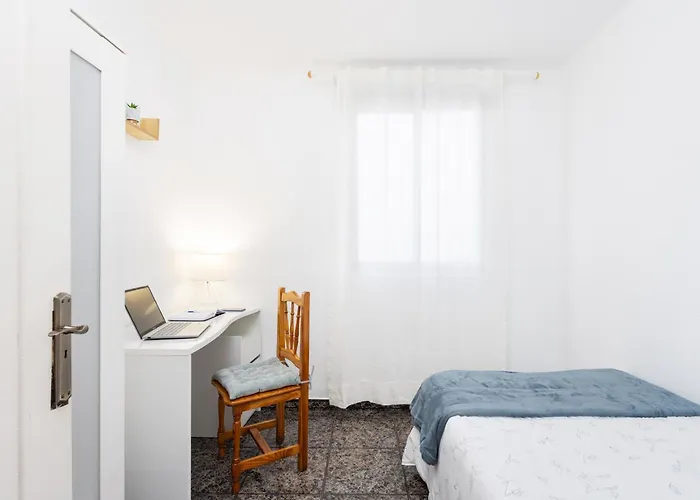 Tenohomes Family Home With Solarium, Buenavista