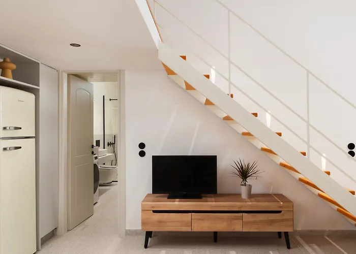 Istion Andros Luxury Suites