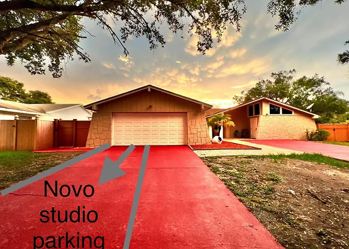 Grey Novo Studio + Free-Parking&Wifi