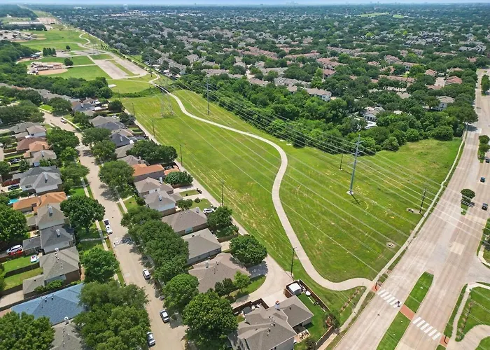 The Beach Oasis In Dallas, Pool & Sauna