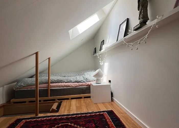 Townhouse With Private Garden In The Centre