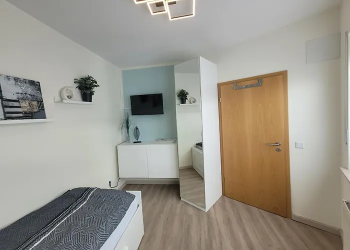 Gemuetliches Zimmer In Hilbringen