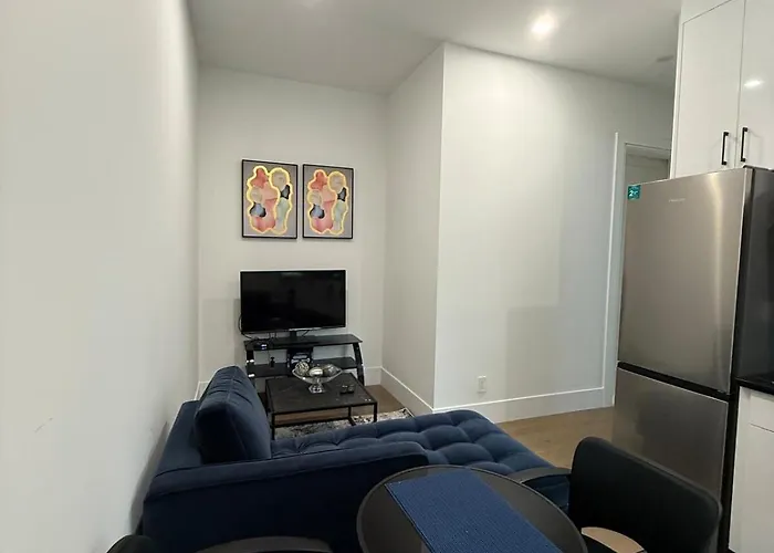 Calm & Cozy Private Suite