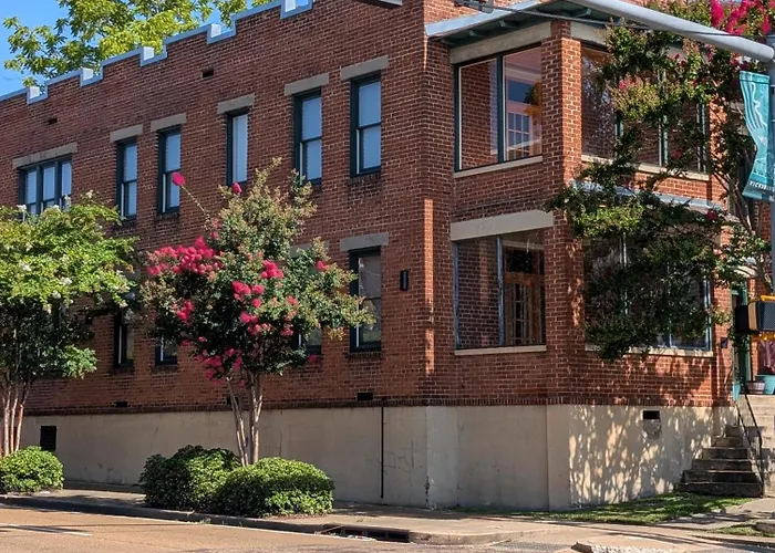 Historic Upscale Loft In Downtown Vicksburg!