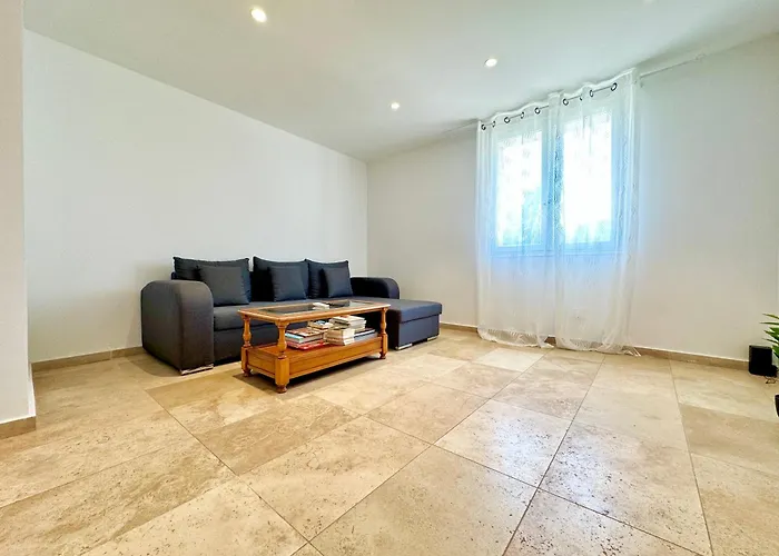 Romarin Haut Villa 2 Bedrooms Air Conditioning Garden