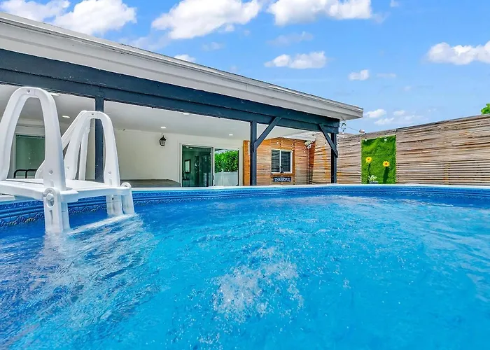 Pool & Canal-View Townhouse | Miami Oasis + Bbq