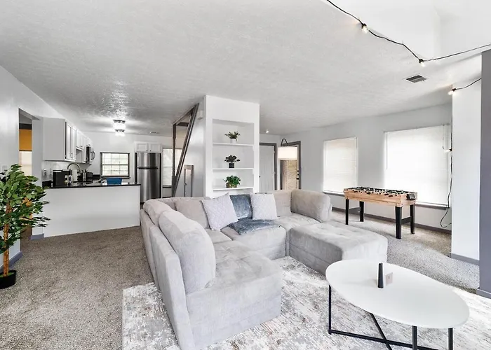 Bamboo Retreat- Private Parking -New Reno -Central