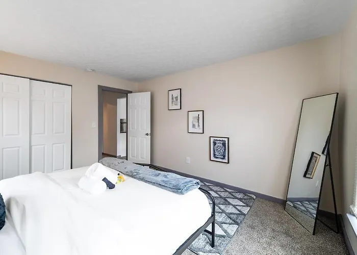 Bamboo Retreat- Private Parking -New Reno -Central