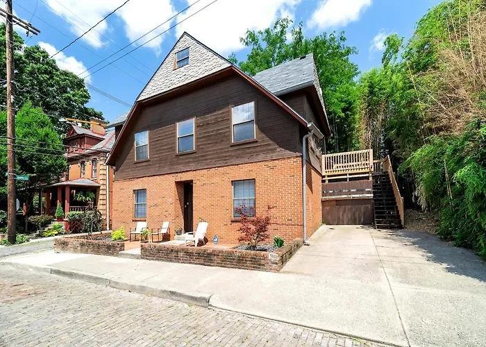 Bamboo Retreat- Private Parking -New Reno -Central