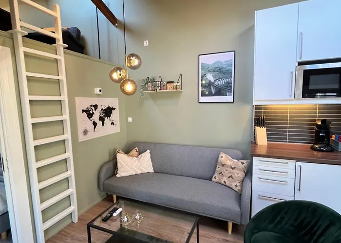 Cozy Backyard Apartment