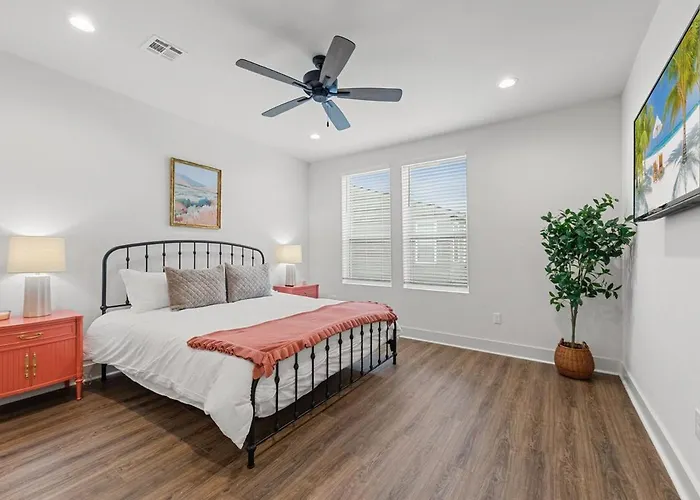 Voodoo House King Bed Garage Fast Wifi 65 Tv