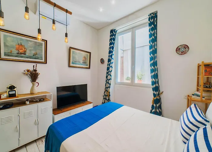 Studio Travel 22M2, 120M Vieux-Port ,Clim , Wifi ,Acces Autonome Avec Code