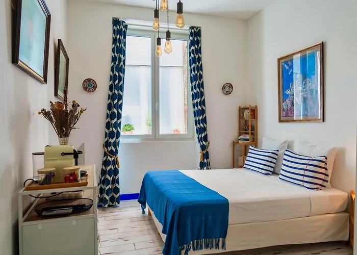 Studio Travel 24M2, 120m Vieux-Port ,Clim , Wifi ,Accès autonome avec code