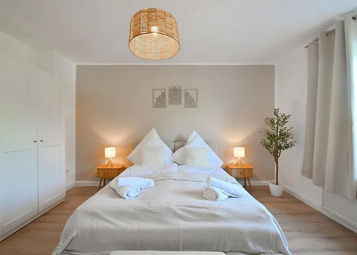 Frisch Sanierte City-Wohnung Mit Workspace