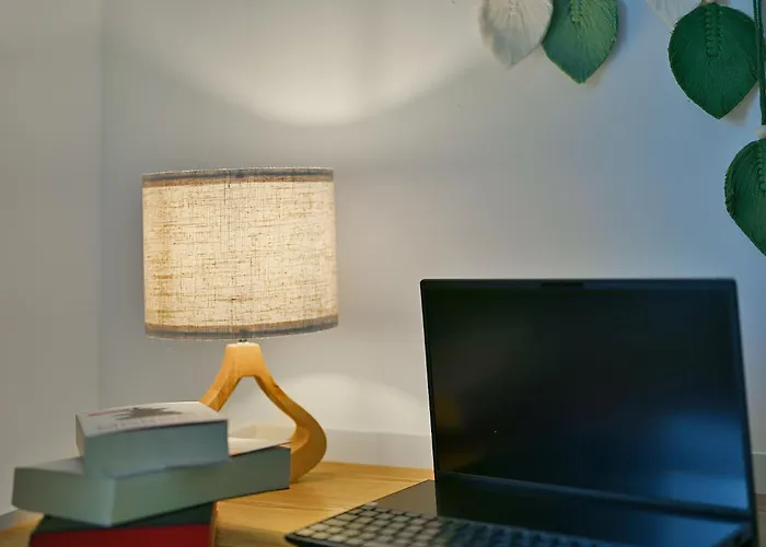 Frisch Sanierte City-Wohnung Mit Workspace