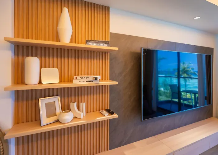 Lazzlla1Br Beachfront Oceanfront Apartment
