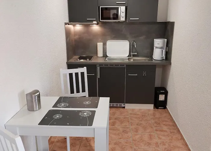 Ferienhaus Fuer 2 Personen Mit Terrasse