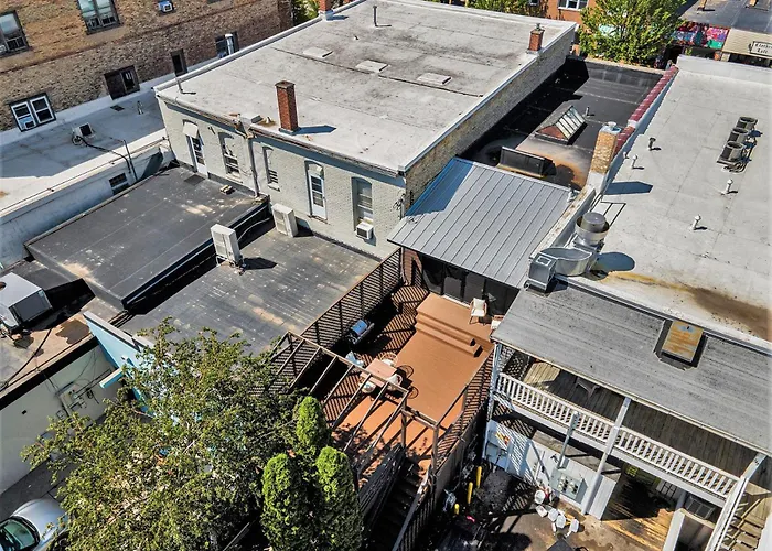 New Love Mi Getaway Loft With Deck On Washington Ave 110