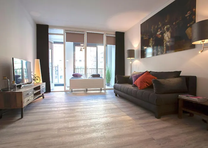 Apartment 4G