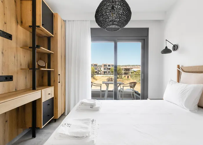 Limani Nikiti Suites
