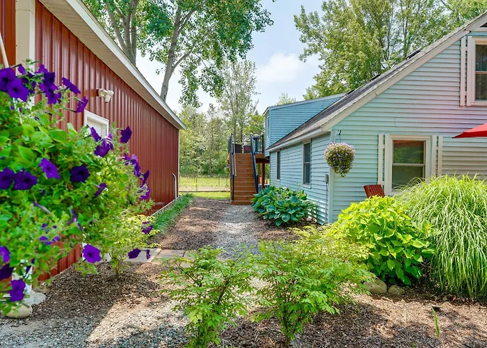 Quiet Country Studio Between Saugatuck & Holland!