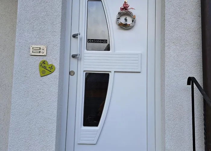 Schoene 2 Zimmer Wohnung