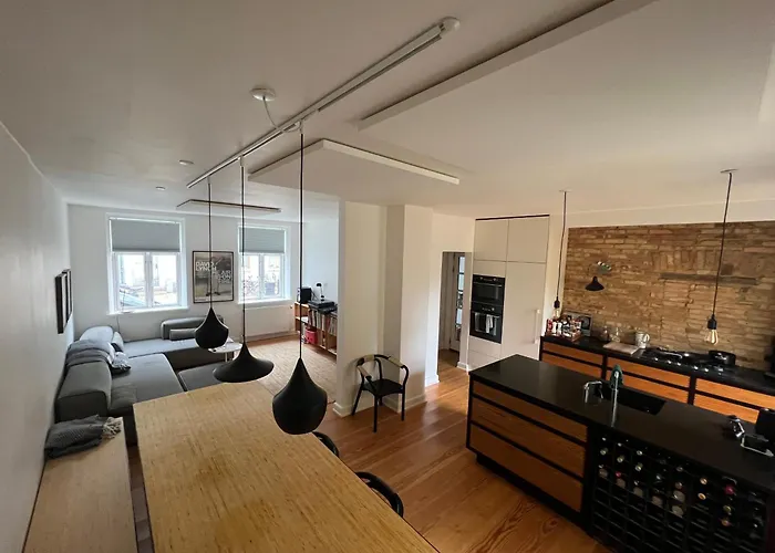 Townhouse With Private Garden In The Centre