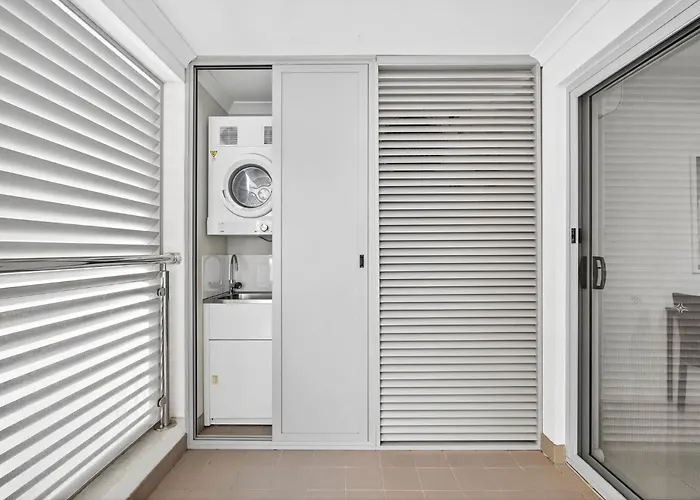 Modern Coastal Escape In The Heart Of Rockingham