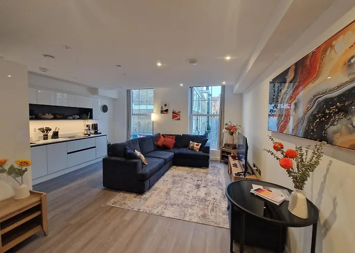The Atria One - Harbour Apartment With Gym