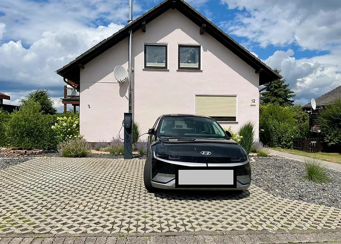 Ferienwohnung Leuchtbergblick Mit Terrasse Und Pkw Stellplatz