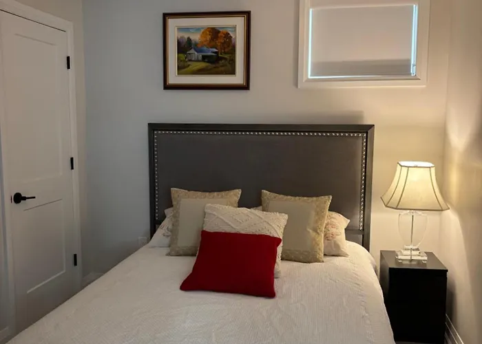 Entire 2 Bedroom Apartment In Kitchener