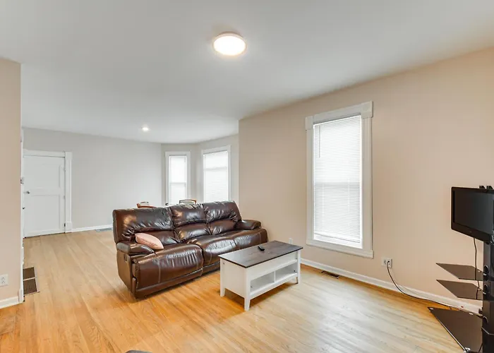 < 1 Mi To Main St: Quiet Apartment In Galesburg!