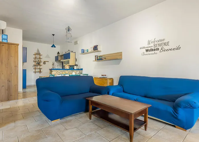 Guesthost Bright Apartment With Private Parking