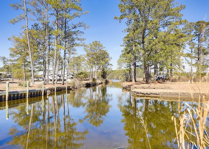 Boat Dock & Ramp: Canal-Front Home!