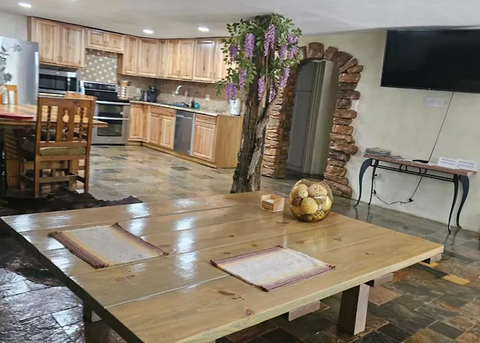 Your Comfy Home In Colorado Springs