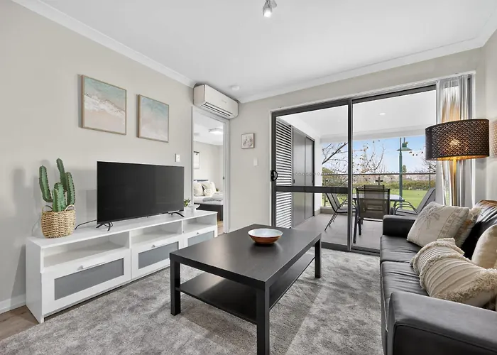 Modern 2Br Apartment In The Heart Of Rockingham Close To Beach Shops & Naval Base