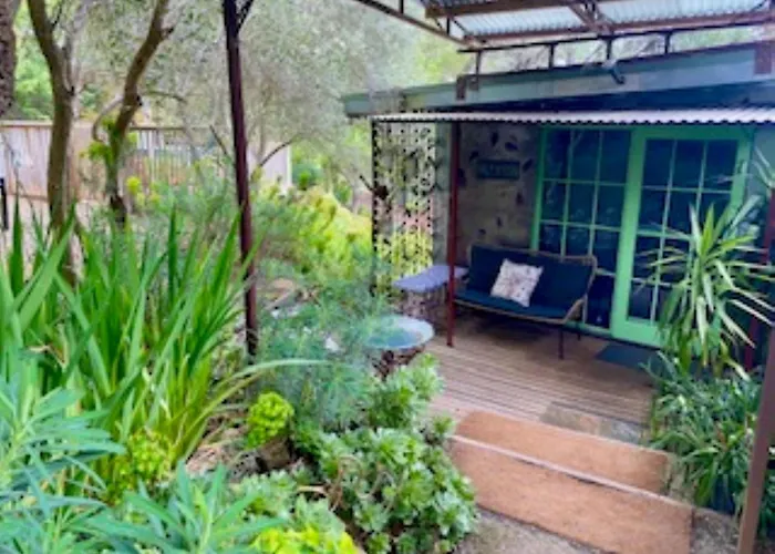 Sutton Spring Art Retreats