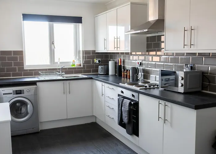 Hullidays - 'Old School Penthouse' Trinity Square