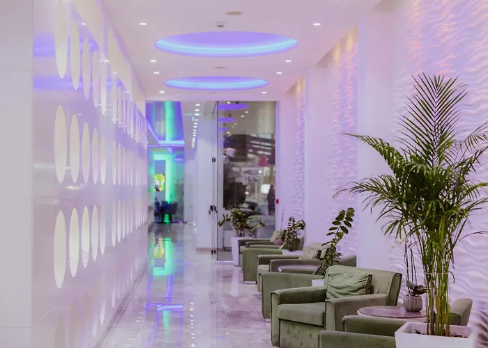 Central hotel: River Rock Hotel