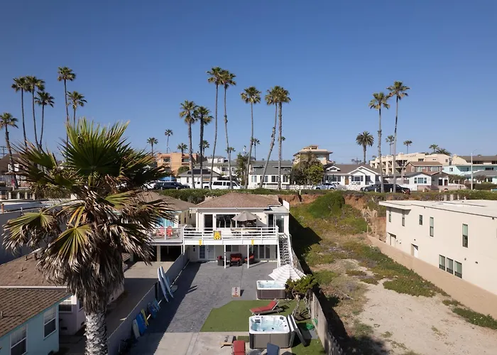 Beachfront Cottage Upper Unit